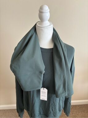 Express Women's Crewneck Pullover Sweatshirt and Pants Set in Slate Green